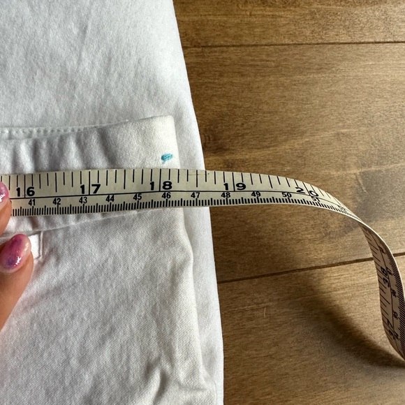 White capri pants. - Picture 6 of 7